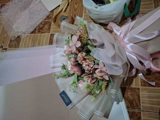 Bucket Dan Keperluan Wisuda Lainnya